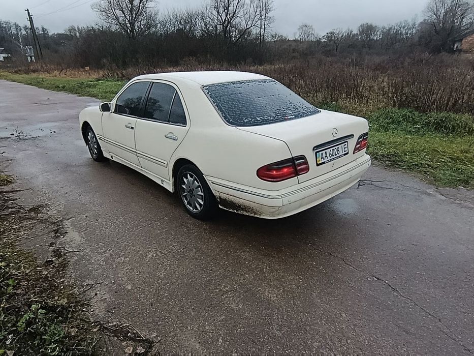 Продам Mersedes E230