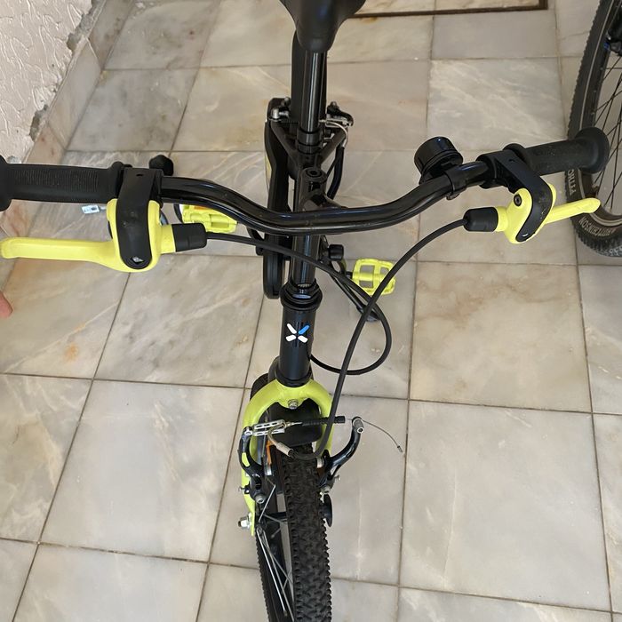 Bicicleta BTWIN com rodinhas