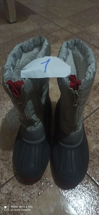 Чоботи зимові дитячі.