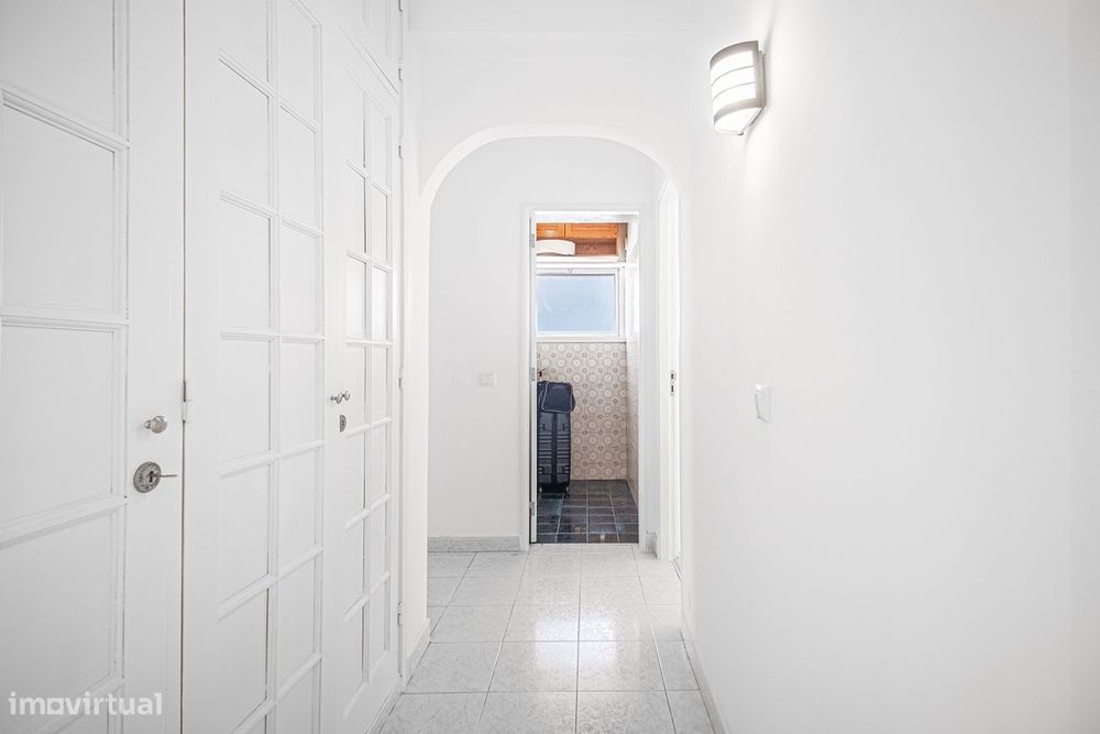 Apartamento T3 com sala dupla em Carnaxide