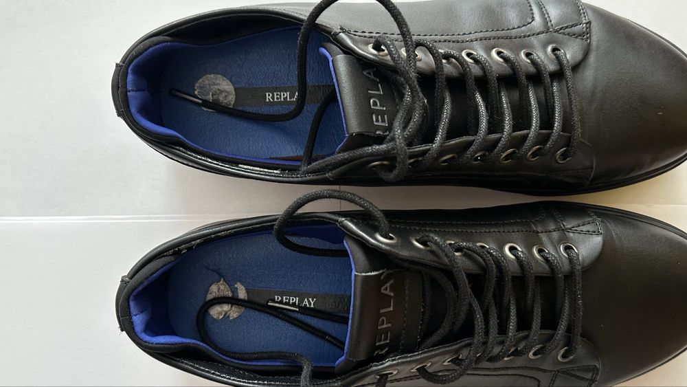 Взуття 43 розмір