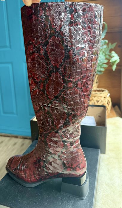 Шкіряні чоботи лак