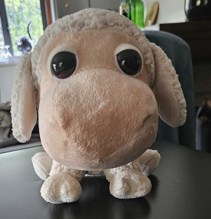 Boneco peluche ovelha