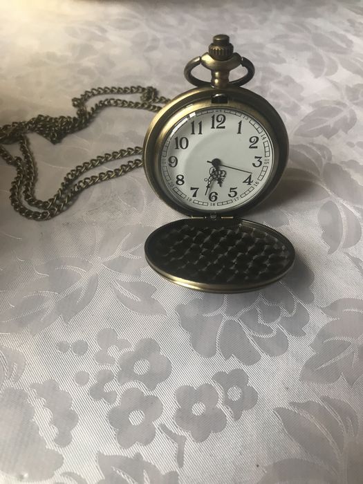 Продаеться Годинник .