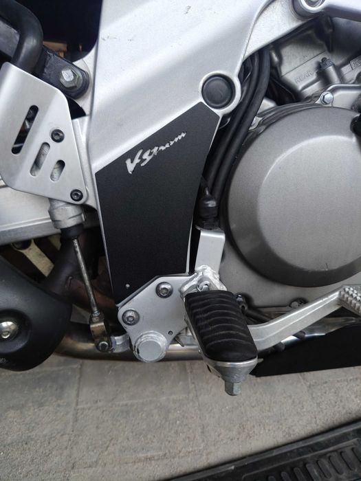 Zaślepka ramy suzuki DL 650 1000 V-Strom