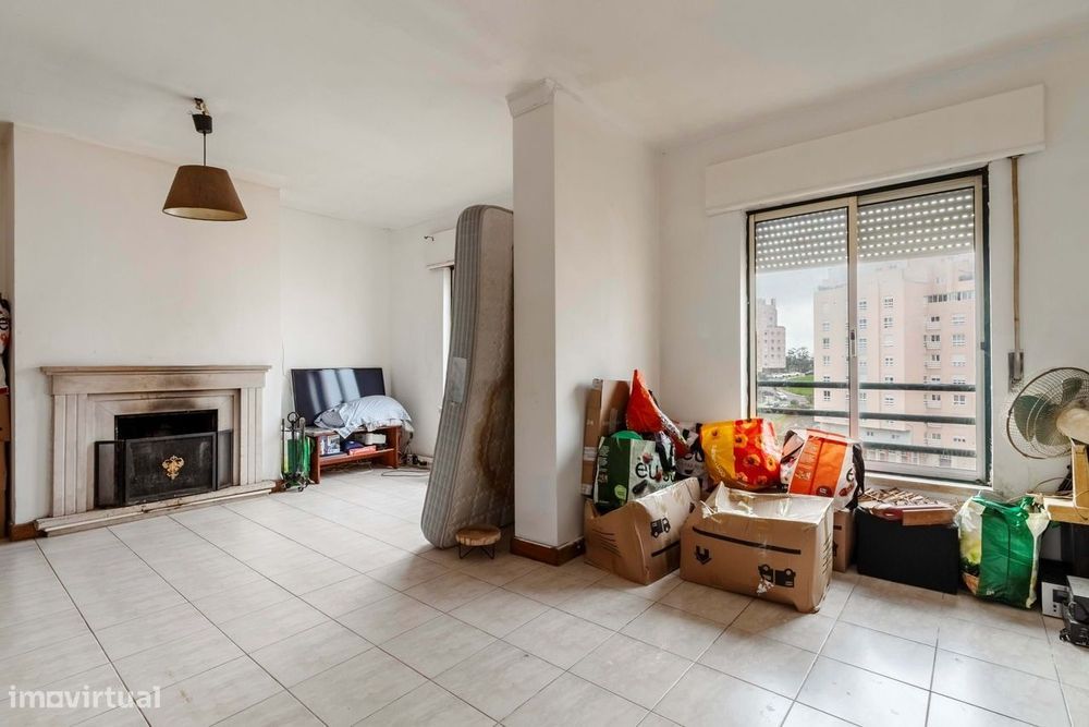 Apartamento T3 Duplex c/ Varanda e Terraço na Rinchoa, Rio de Mouro