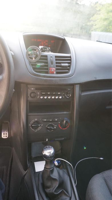 Peugeot 207 em muito bom estado