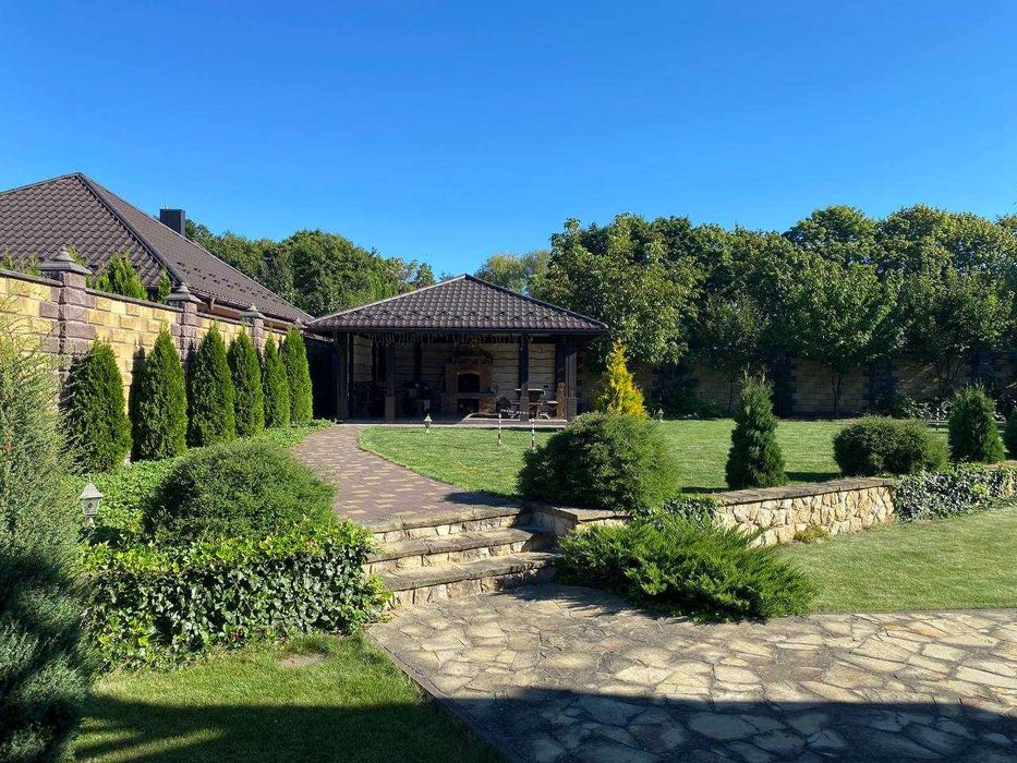 Продам добротний будинок на Агропереробці, з гаражем і ділянкою!