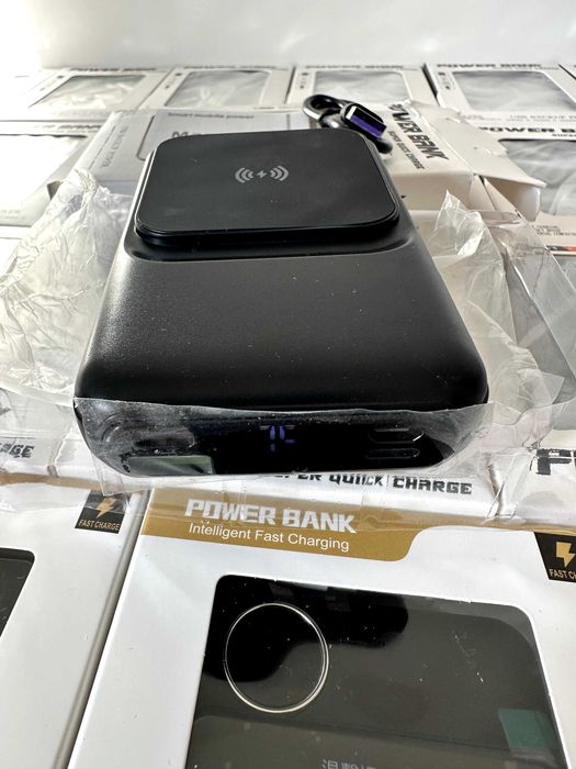Powerbank 10000 mAh 4w1 — bezprzewodowy + 3 wbudowane kable, NOWY