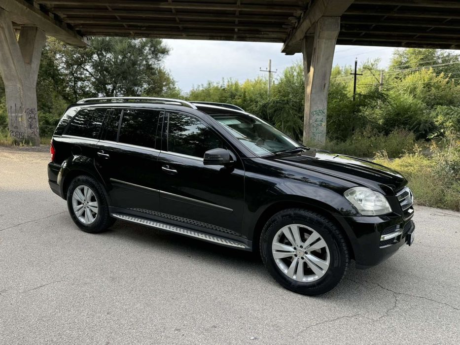 Продам Мерседес GL 350 2011 год полный привод