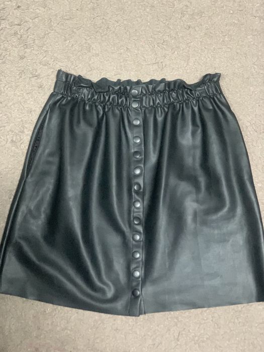 Шкіряна спідниця