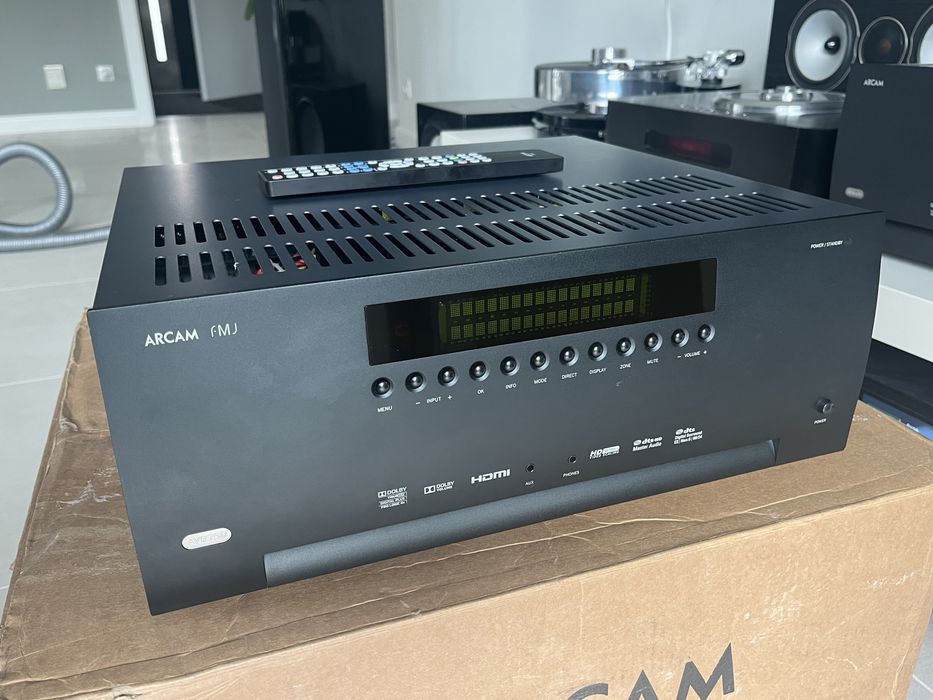 Arcam AVR750 amplituner