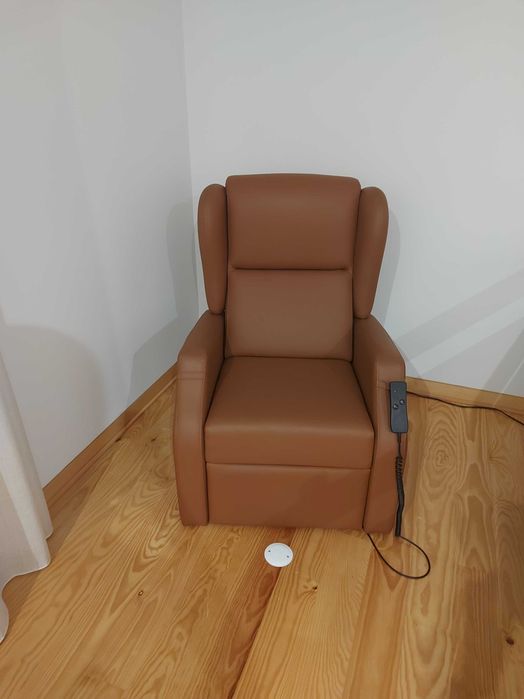 Cadeirão elétrica reclináveis em pele