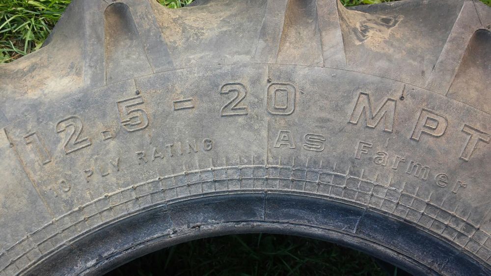 Para opony Rolnicze napędowe 12.5 - R 20 Continental 10PR z Niemiec