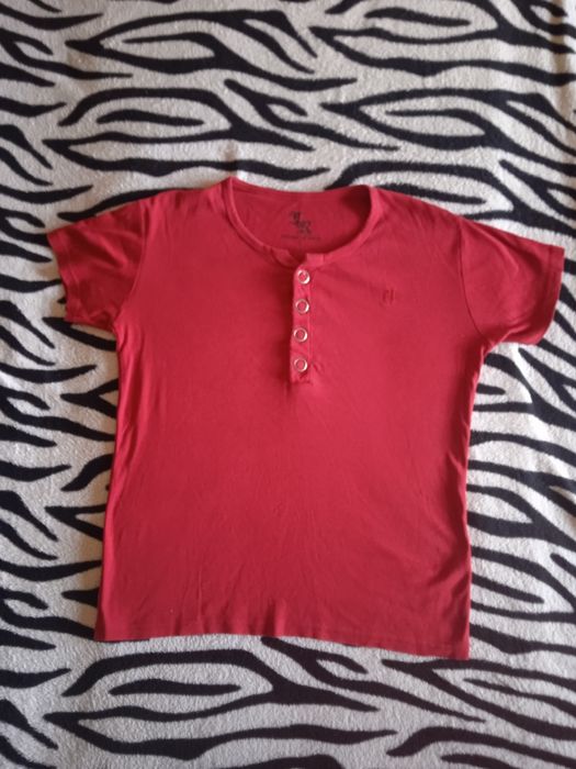 Продам мужскую футболку б/у