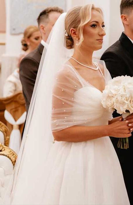 Suknia ślubna gładka