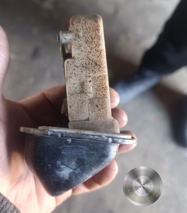 Замок крышки багажника для Nissan Note E11 2009 г.