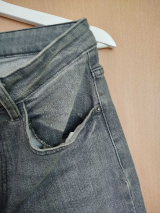 Jeansy z długim stanem stalowy kolor