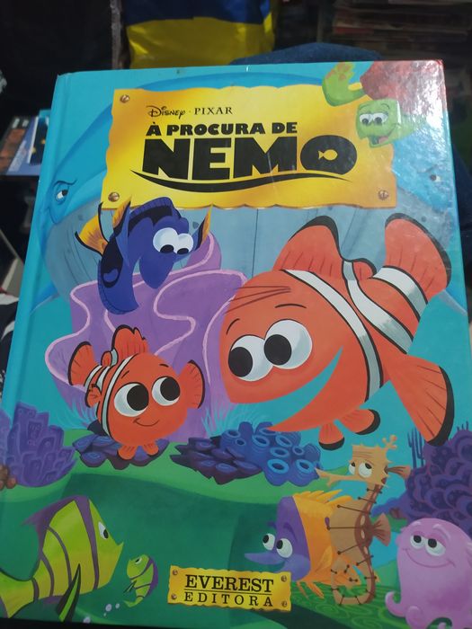 Livro à procura de Nemo Disney Everest edição - portes CTT grátis