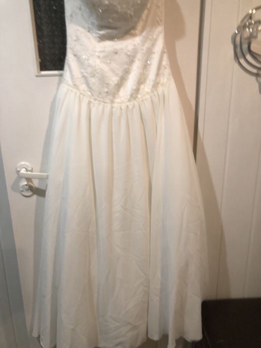 Sluczna sukienka slubna S M biala