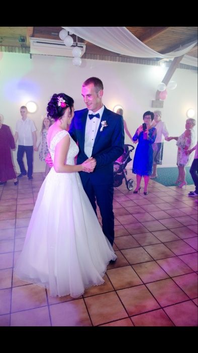 Piękna suknia ślubna