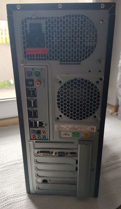 Retro PC 3xHDD 1,6TB 4GB Ram Linux Mint +Dodatkowe GPU