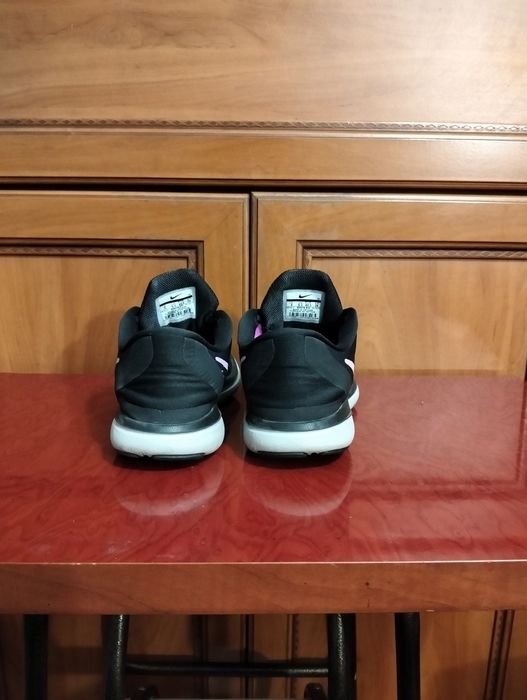 Взуття , кросівки   Nike .