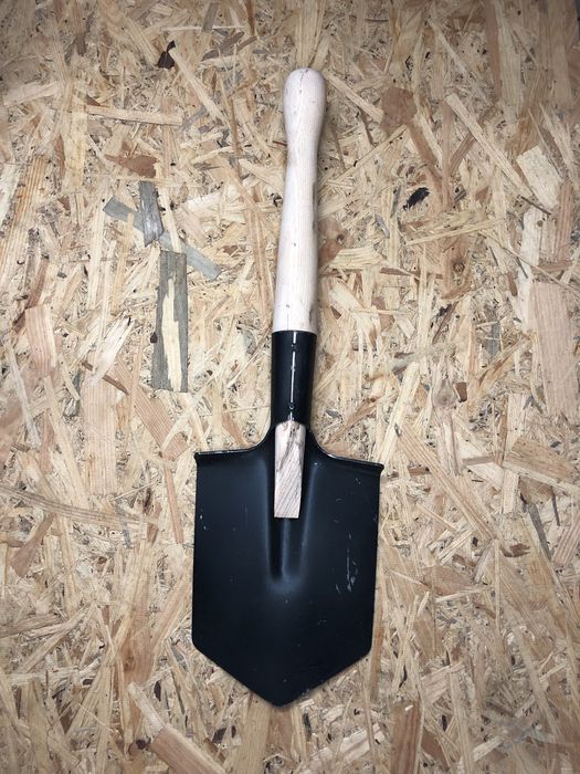 Саперна лопата. Піхотна лопата