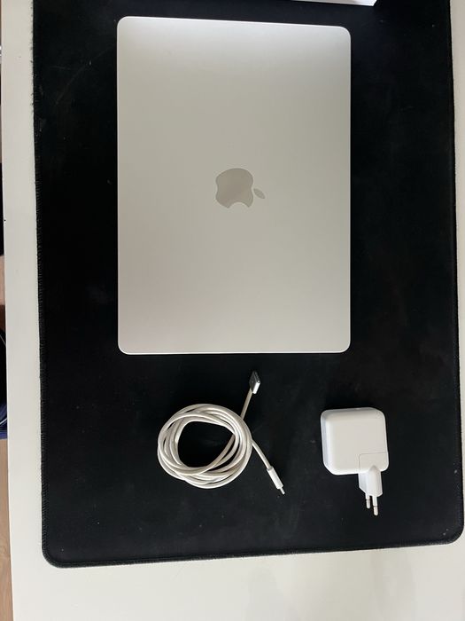 MacBook Air 13" M4 2025 16GB de memória  256 GB de armazenamento