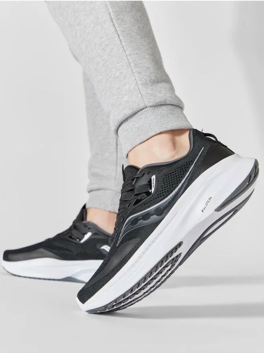 Новые кроссовки Saucony 37 размер