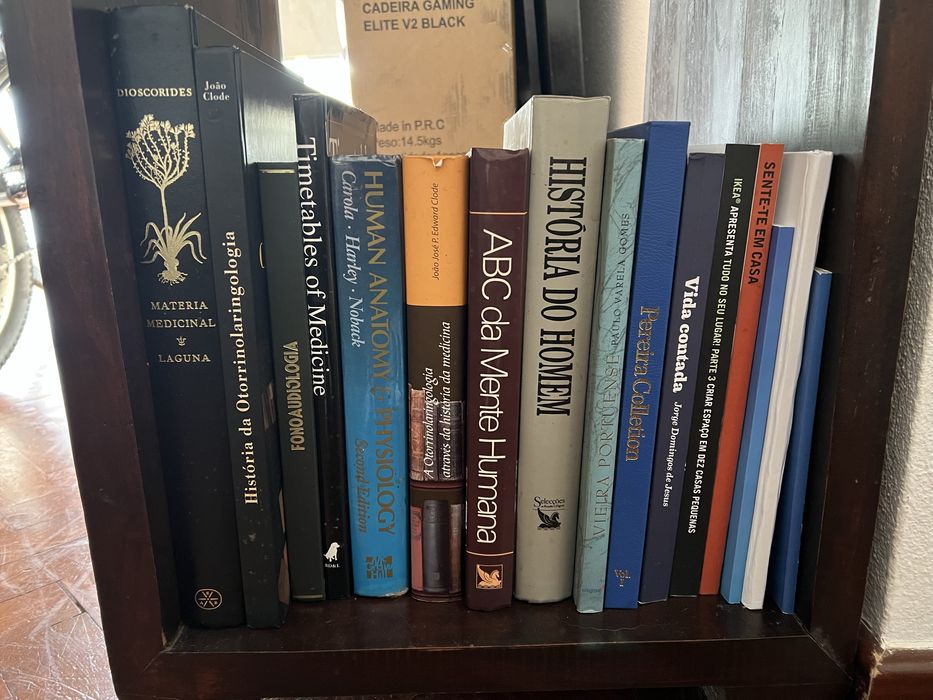 Livros medicina, terapia da fala, viagens, etc - a partir 7€