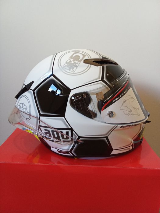 AGV PISTA GP RR edição limitada VR 46 carbono