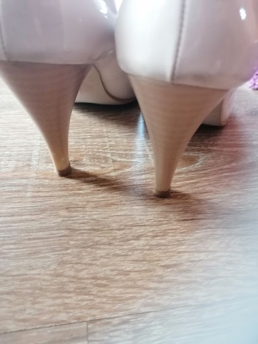 Szpilki jasne roz 40