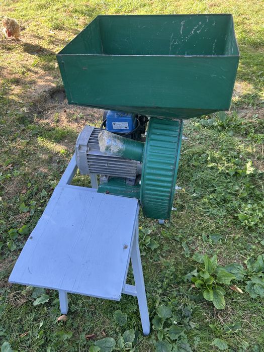 Зернодробарка,млинок(2,5 кВт, 320кг/год)