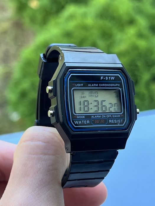 Zegarek elektroniczny czarny retro / styl F91W