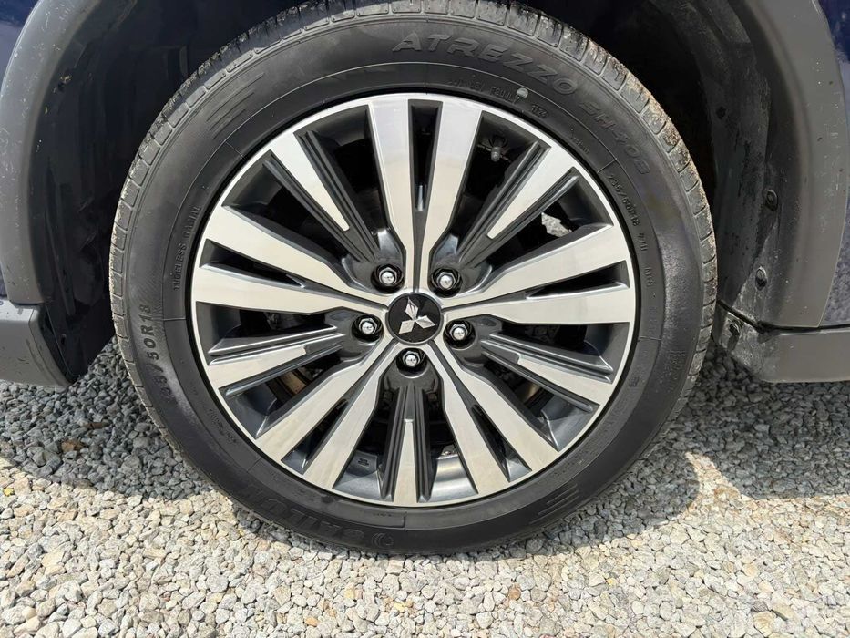 Mitsubishi Outlander      2019