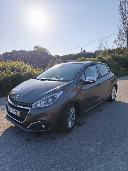 Peugeot 208 1.2 PureTech Style – 2017 | 60.000 km | Excelente Estado