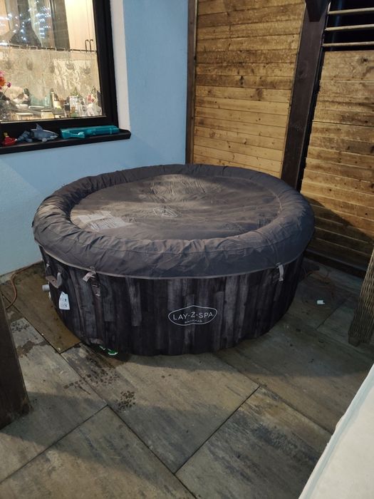 Jacuzzi lay z spa idealny stan