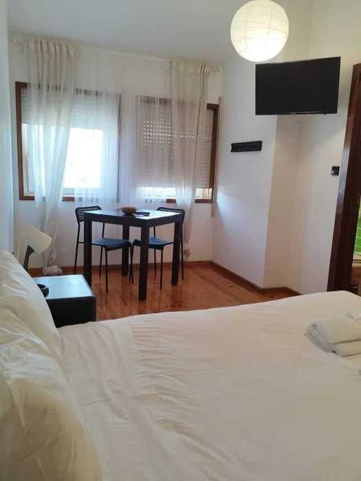 Suite - Tipo T0 - em Vivenda c/ Piscina - Matosinhos - Lavra