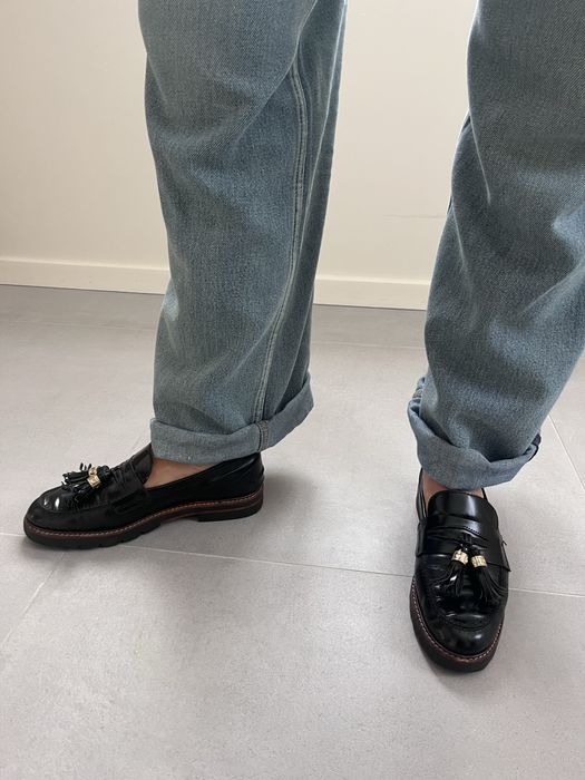 Продам лофери STUART WEITZMAN Manila