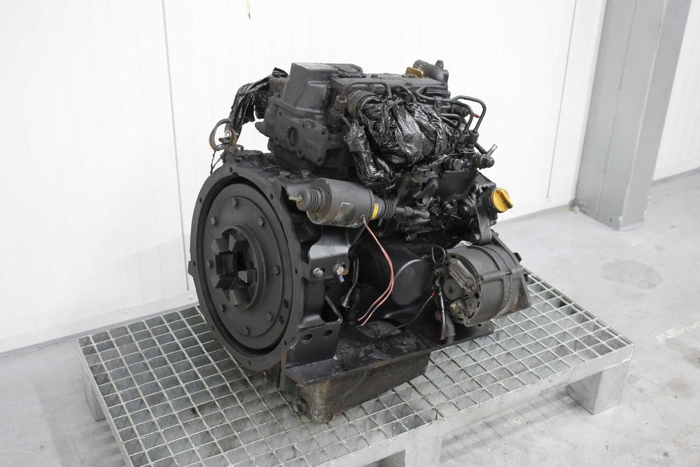 silnik isuzu diesel 3 cylindrowy koparka generator chłodnia 3cb1 walec