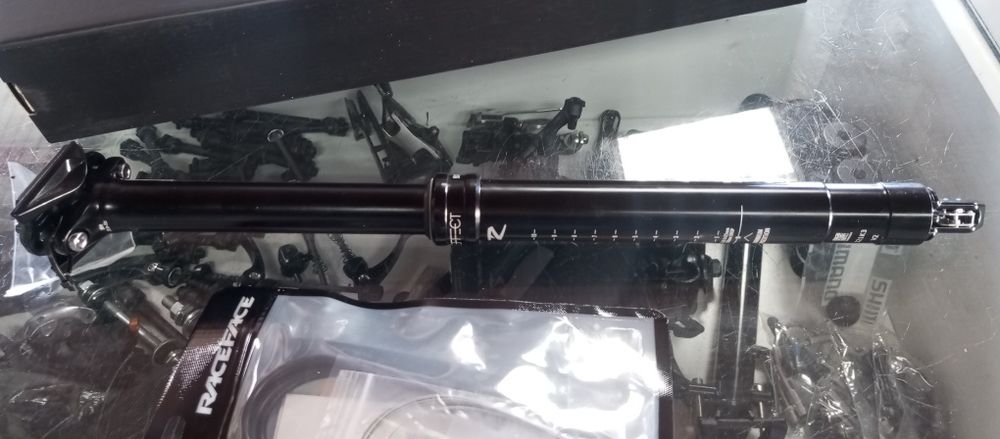 Espigão telescópio RaceFace