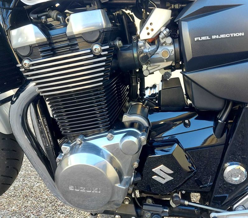 SUZUKI GSX 1400 (( 13,200 Kms )) Nacional