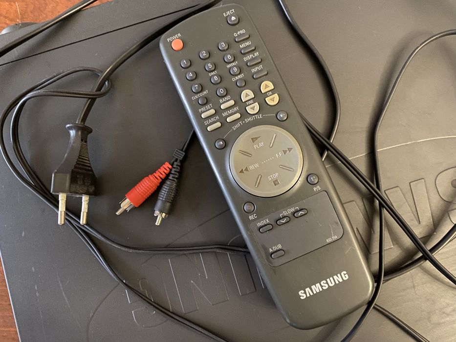 Відеомагнітофон Самсунг