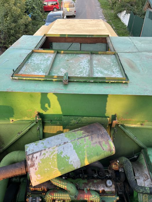 Свіжо привезений John Deere 965