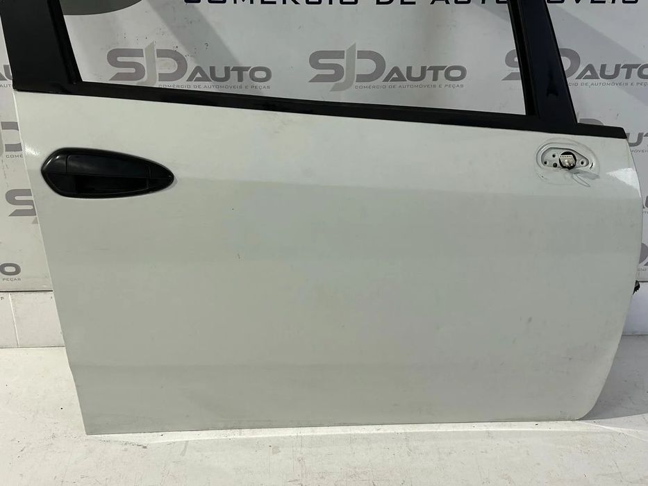 Porta Frente Direita / Trás Esquerda - Fiat Grand Punto (2013)