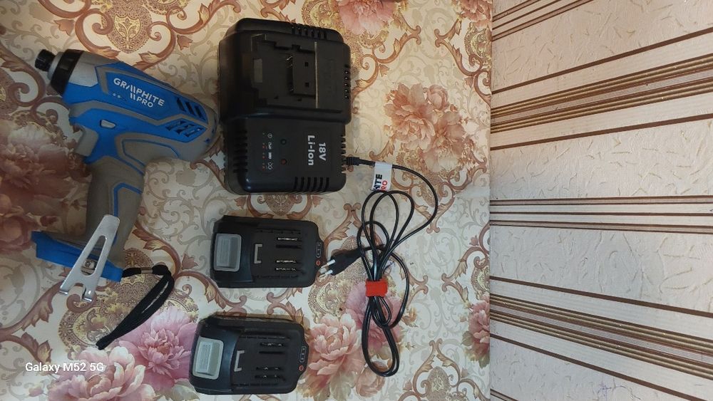 Шруповерт Graphite Pro 59GP402 Польща