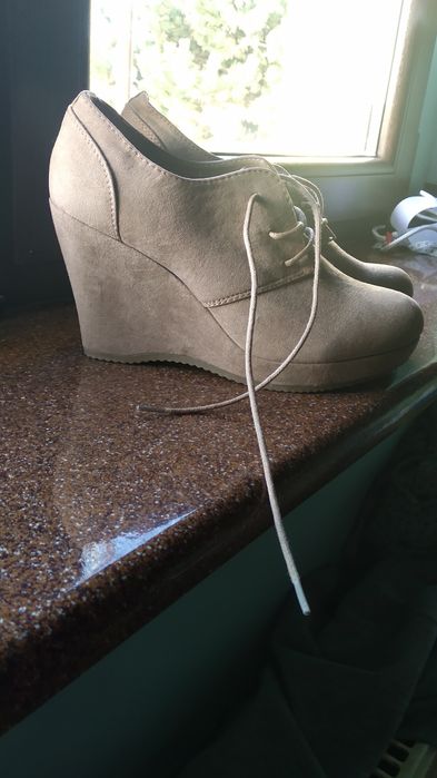 Buty zamszowe rozm39