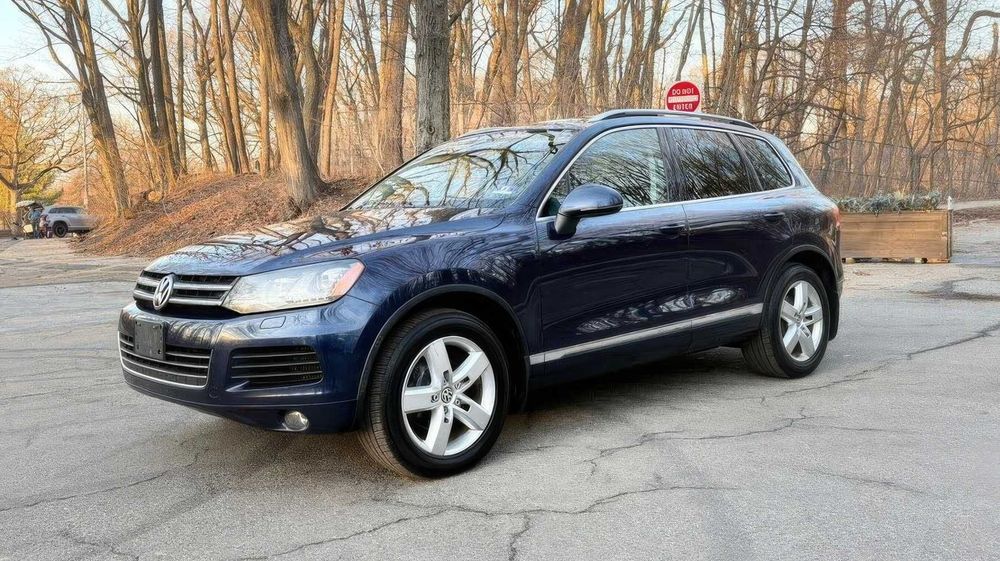 Volkswagen Touareg      2014