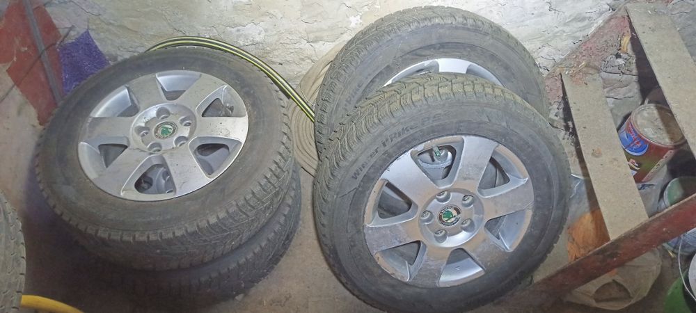 Оригінальні диски Skoda r15 5*112 Octavia A5 Volkswagen Caddy Touran